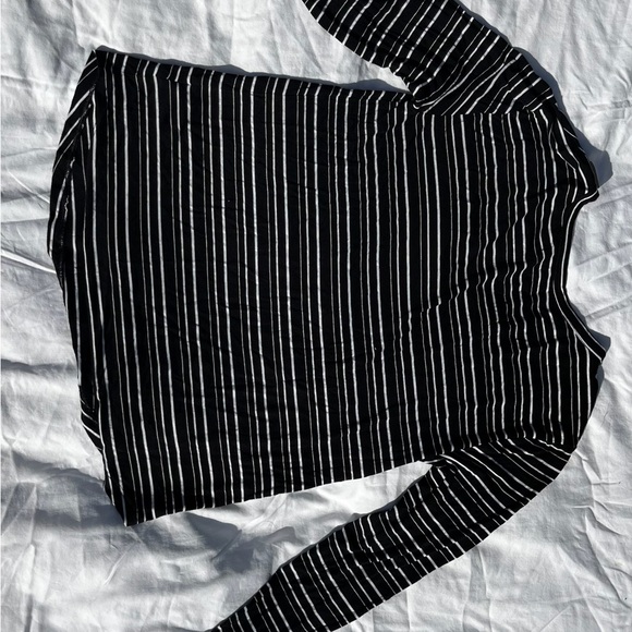NEW WITH TAGS Soft American Eagle Striped Long Sleeve - Picture 3 of 4